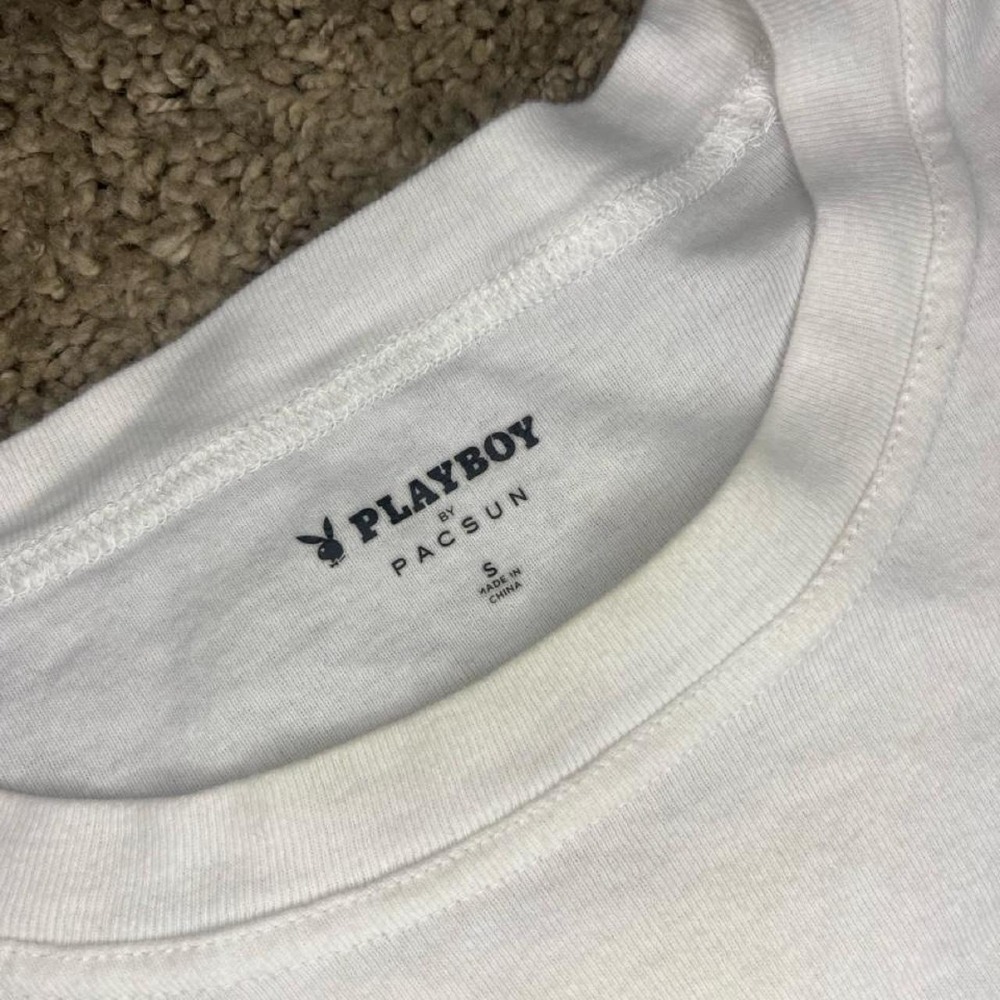 Rare Y2K Style White Playboy crop top with rainbow graphic, size S - Picture 3 of 3